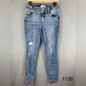 CAbi Women’s Light‎ Wash Distressed Cinch Skinny Blue Jeans Size 6 Style# 4153